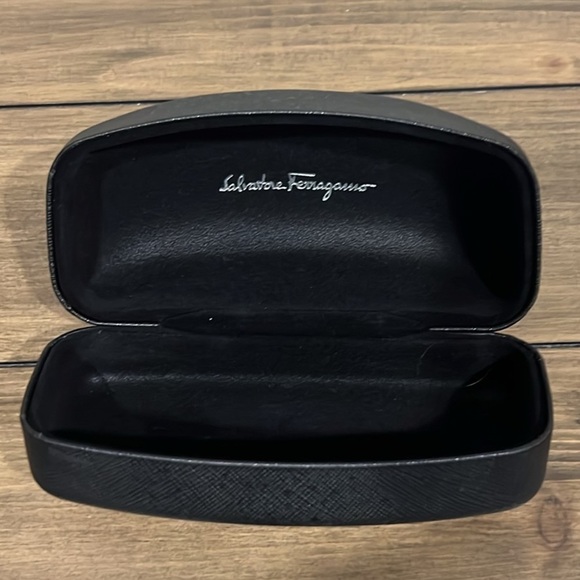 Salvatore Ferragamo black sun glasses holder - Picture 2 of 6